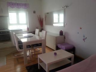 Apartment in Zagreb with balcony, W-LAN, washing machine 4292-1 - 4
