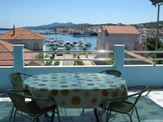 Apartment in Kukljica with sea view, terrace, air conditioning, Wi-Fi (4567-3) - 0