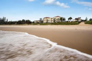 Golden Riviera Absolute Beachfront Resort - 6