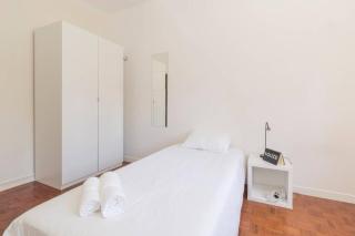 HOUZE Spacious flat in Charming&Historical Lisbon - 4