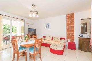 Apartments in Njivice - Insel Krk 13317 - 4