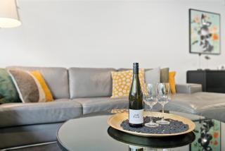 Central Location - Contemporary 2 Bedroom Aptm - Queenstown - 8