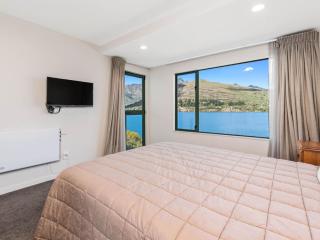 Lakefront Living at Remarkables Retreat - Unit 4 - Queenstown - 1