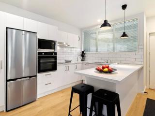 Central Location - 2 Bedroom Apartment in Habeke - Queenstown - 9