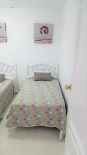 Stunning 2 Bedroom Apartment Fully Refurbished With Air-conditioning - Alicante - 3
