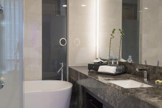 InterContinental Qingdao by IHG l Inside the Olympic Sailing Center l May Fourth Square - Qingdao - 1