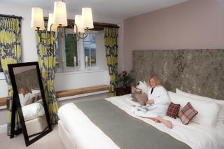 The Three Crowns - Chagford - 6