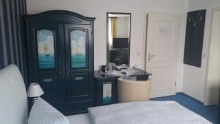 Landhotel Ostseetraum & Fewo - Warnemünde - 8