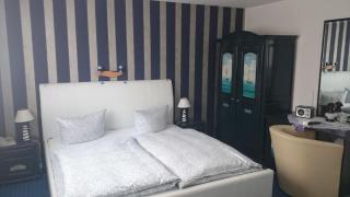 Landhotel Ostseetraum & Fewo - Warnemünde - 9