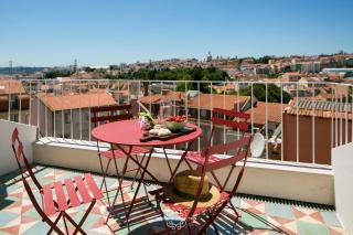 Central Rooftop Apartment by LovelyStay - Lisbona - 8
