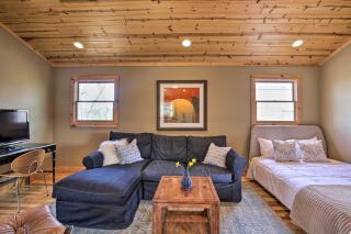Cozy Hayesville Couples Getaway with Marina Access! - 5