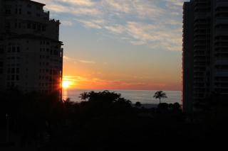 Top Floor Condo, Steps Away From J.W. Marriott and Beach Access - 4
