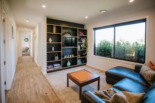 Minaret Ridge - Sleeps 8 - Mountain Views - 3