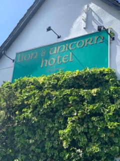 Lion and Unicorn Hotel - Thornhill - 8