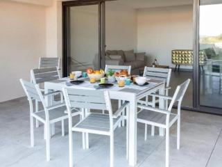 Solaneos propose magnifique T4 neuf sur le port avec Piscine CHAUFFEE - Porto Vecchio - 4
