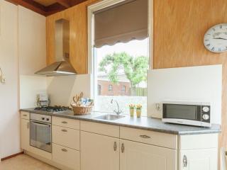 Lovely Cottage near Sea in Wemeldinge - Wemeldinge - 3