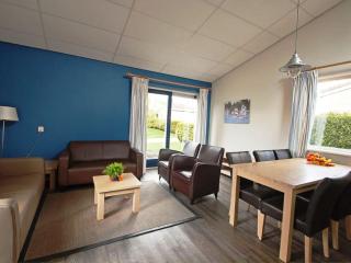 Chalet near Prinses Margriet Canal - 3