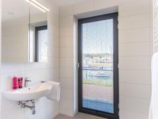 Tasteful apartment with marina view - 1