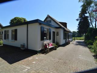 Holiday home near the Drents-Friese Wold - Nijeberkoop - 4