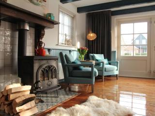 Lovely holiday home in Hindeloopen - Hindeloopen - 1