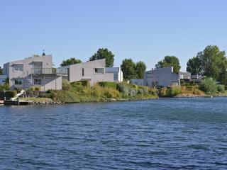 Water villa with a jetty near the lake - Kortgene - 8