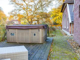 Holiday home in Nijverdal with jacuzzi - Nijverdal - 6