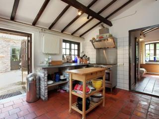 Magnificent Farmhouse in Sint Joost - Sint Joost - 5