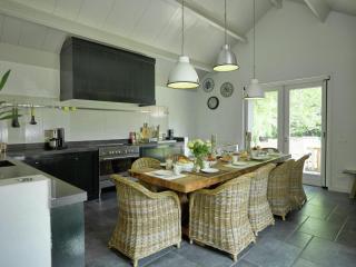 Elegant Farmhouse in Zuidzande with Private Garden - Zuidzande - 1