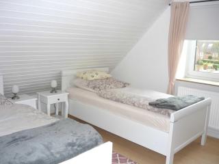 Ferienwohung Hanl - schöne FeWo mit 2 Schlafzimmern mit TV, Garten und großem Badezimmer - 4