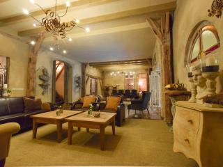 Unique holiday home with a hot tub - Alphen - 1