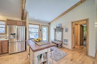 2 Mi to Beech Mtn Family Retreat with Fire Pit - Beech Mountain - 3