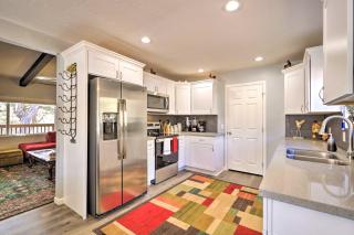 Furnished Deck Show Low White Mountain Cottage - 4