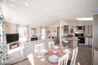 The Crucible lodge with Hot Tub - York - 6