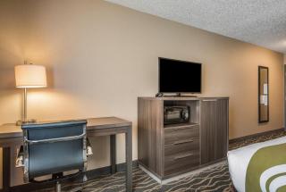 Quality Inn & Suites - 3