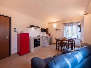 Apartment in Villagrande with Pool & Garden - Mombaroccio - 2