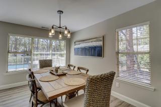 Hardwood floors granite private pool K Q double Bikes & Beach Gear included - 2