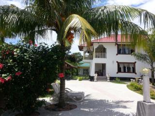 Zanboza Guesthouse - 0