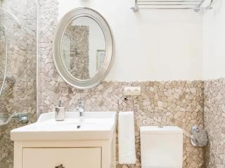 Sitges Spaces Beach House-4 bedrooms, 3 Bathrooms, Large Terrace, Jacuzzi, Center-Beach - Sitges - 6