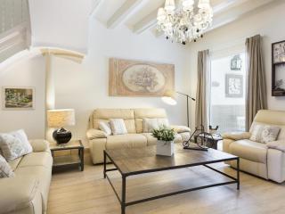 Sitges Spaces Beach House-4 bedrooms, 3 Bathrooms, Large Terrace, Jacuzzi, Center-Beach - Sitges - 5