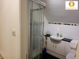 2 Bedroom Apt at Sensational Stay Serviced Accommodation Aberdeen - Clifton Road - Aberdeen - 9