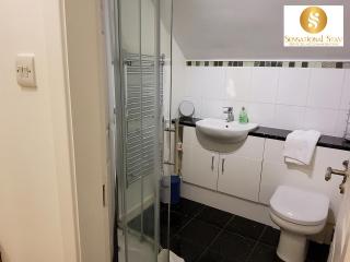 2 Bedroom Apt at Sensational Stay Serviced Accommodation Aberdeen - Clifton Road - Aberdeen - 4