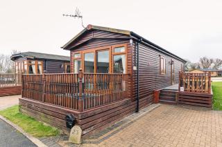 La-Serenite Lodge With Hot Tub - 9