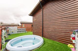 La-Serenite Lodge With Hot Tub - 7