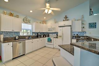 Indian Rocks Beach Oasis - 2 Blocks to Beach! - Clearwater Beach - 2