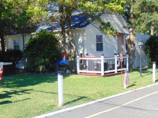 Bay Watch Hotel and Marina - Hampton Bays - 5