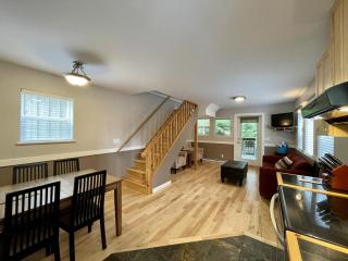 Cozy 2 Bedroom Waterfront Cottage With Hot Tub! - Ucluelet - 5