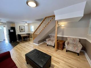 Cozy 2 Bedroom Waterfront Cottage With Hot Tub! - Ucluelet - 1