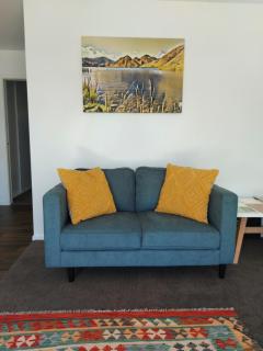 LAKE ESCAPE - Warm quiet and spacious two bedroom Apartment - 2