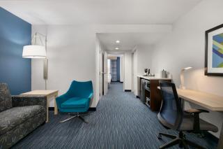 Holiday Inn Express Hotel & Suites Norfolk Airport by IHG - 6