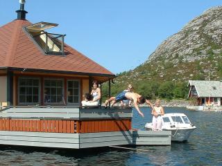 Two-Bedroom Holiday home in Kalvåg - Kalvåg - 8